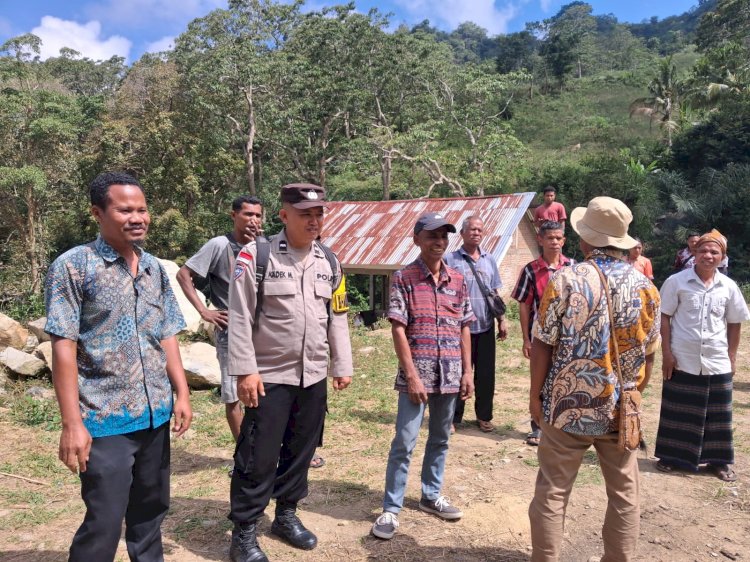 Pastikan Situasi Kondusif, Polsek Paga Polres Sikka Hadir dalam Pengukuran Bidang Tanah Aset Pemerintah