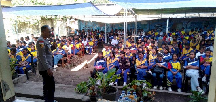 Tak Sekadar Jalan Santai, Polsek Nelle Polres Sikka Bentengi Pelajar SMPN 2 Maumere dari Cyber Crime, Bullying dan Bahaya NAPZA