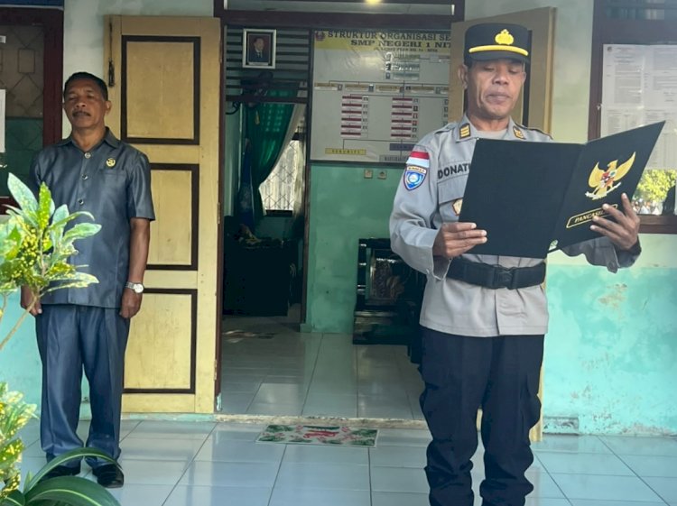 Dari Lapangan Upacara ke Pembentukan Karakter: Kasat Binmas Polres Sikka Gaungkan Disiplin, Anti-Bullying, dan Bijak Bermedia Sosial