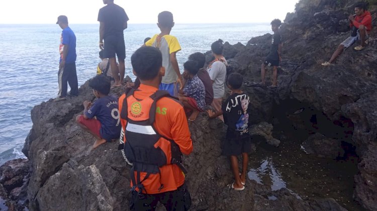 “Tim Gabungan Sisir Pantai Rung, Warga Kilawair  Sikka Hilang Saat Menyulu Belum Ditemukan”