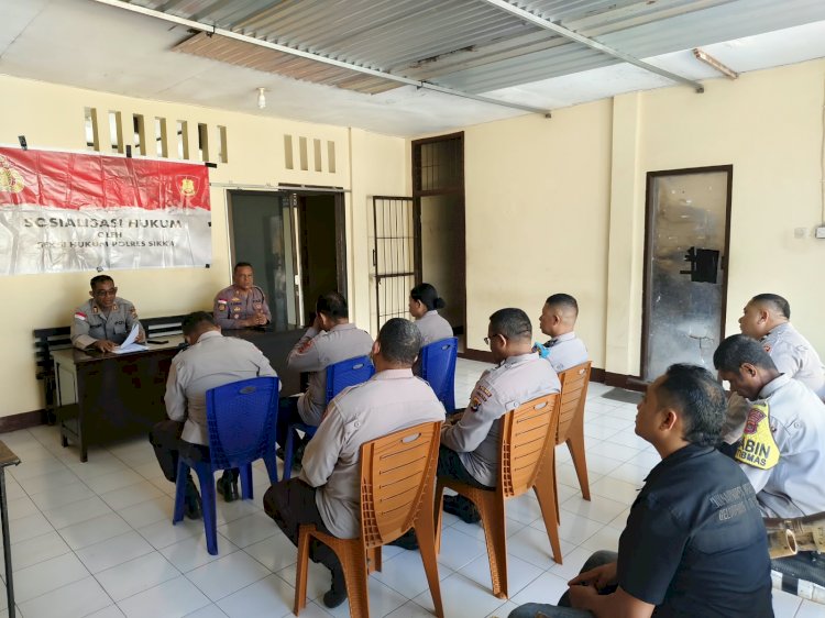 Pahami Perubahan Regulasi, Personel Polsek Alok Dibekali Penyuluhan Hukum oleh Polres Sikka