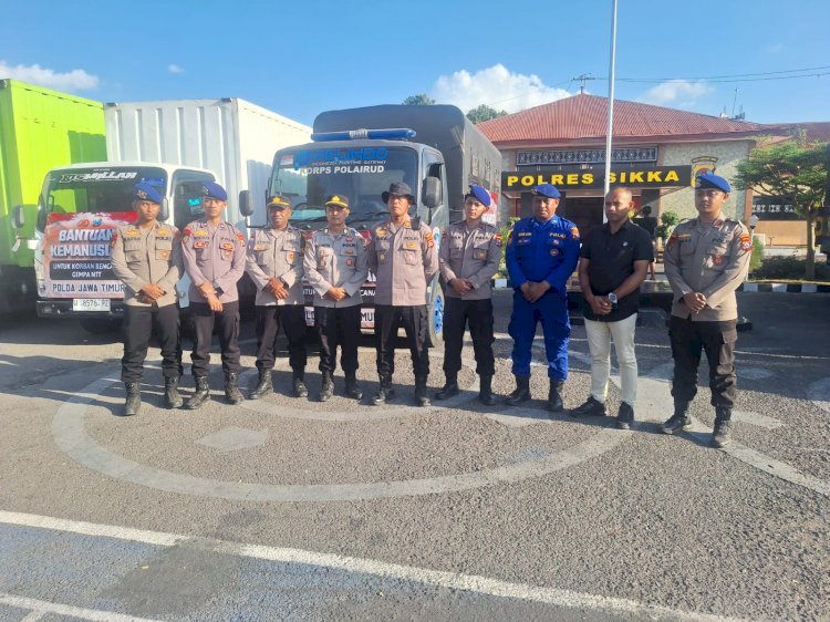 “Tujuh Kendaraan Bantuan Polda Jatim Tiba di Sikka, Ribuan Logistik Disiapkan untuk Korban Gempa”