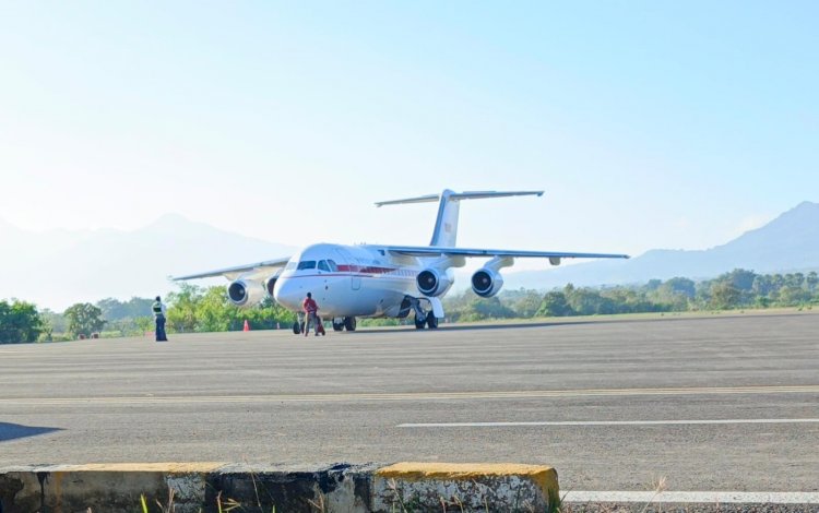 Usai Menuntaskan Agenda di Maumere, Wapres Gibran Bertolak ke Labuan Bajo Temui Warga Terdampak Gempa Flores