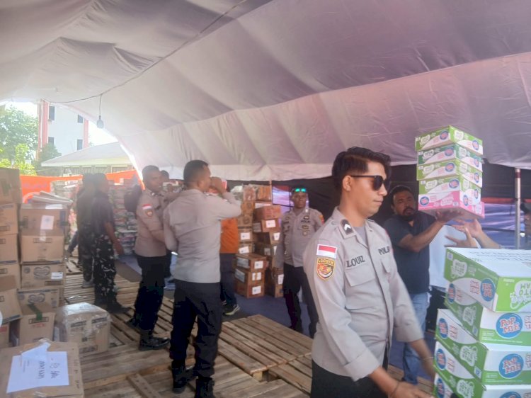 “Bantuan Datang, Polri Bergerak: Dari Bandara Frans Seda, Logistik Kemanusiaan Dikirim ke Ende”