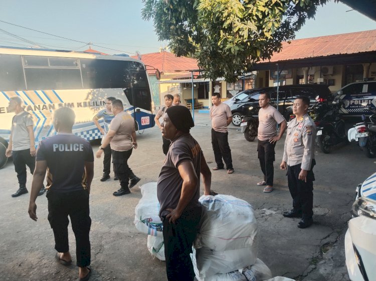 168 Dos Bantuan Dilepas dari Polres Sikka, Polri Bergerak Pulihkan Harapan Anak-Anak Korban Gempa Flores