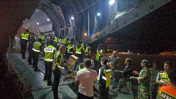 Tak Kenal Lelah dan Waktu, Polres Sikka Terus Bergerak: Bantuan Tiba, Logistik Mengalir untuk Korban Gempa Flores