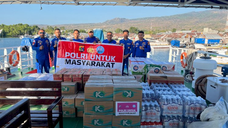 Dari Daratan hingga Pulau Terluar, Polres Sikka Terus Bergerak Salurkan Bantuan bagi Korban Gempa