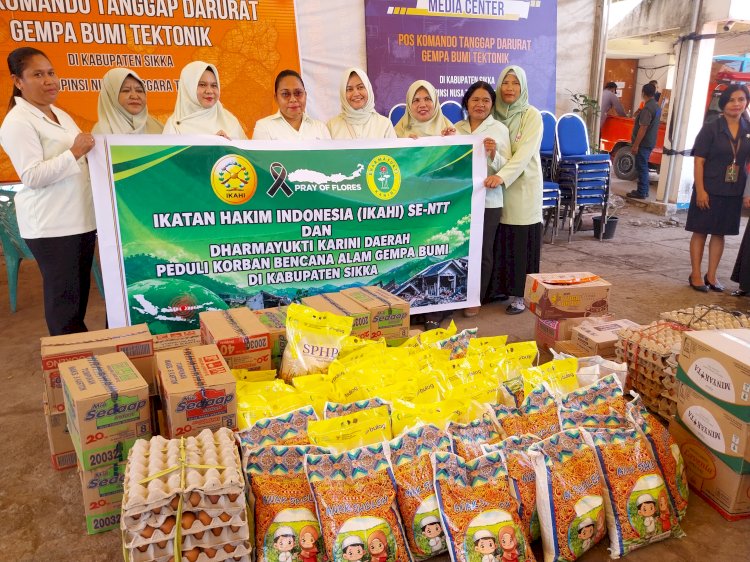 Kepedulian Bergerak: PN Maumere Salurkan Bantuan, Polres Sikka Kawal hingga ke Tangan Penerima