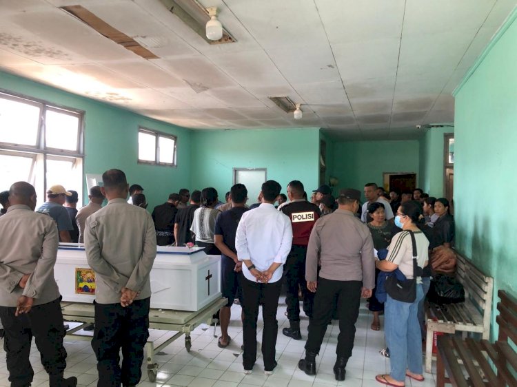 “Saat Pengabdian Berakhir, Solidaritas Tak Pernah Berhenti: Polres Sikka Antar Jenazah AIPTU I Nengah Mertayasa”