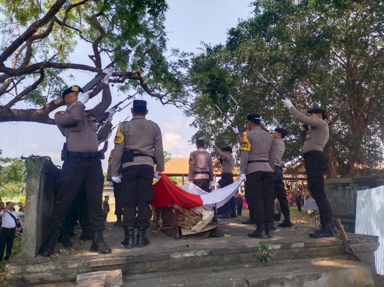 Di Setra Karangasem, Pengabdian Aiptu I Nengah Mertayasa Dilepas dalam Keheningan dan Kehormatan