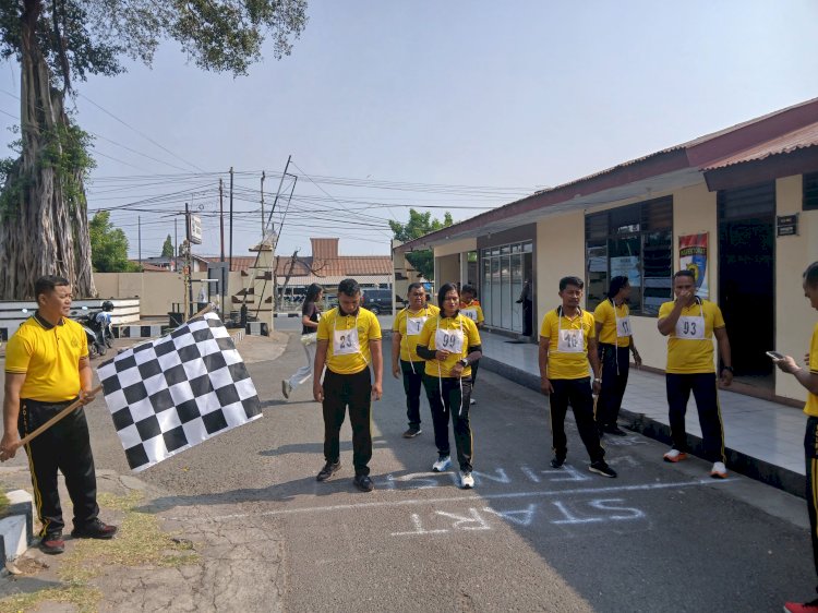 Matangkan Kesiapan Menuju Sekolah Inspektur Polisi, Polres Sikka Gembleng Fisik Tujuh Personel Melalui Binlat Kesamaptaan Jasmani