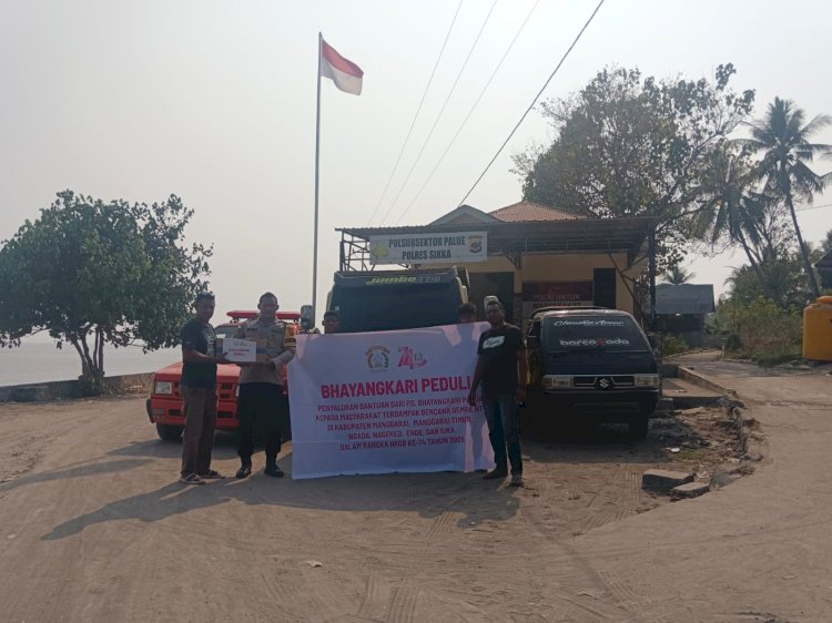 Bhayangkari Papua Salurkan Bantuan Sembako bagi Korban Gempa di Palue, Wujud Kepedulian Nyata untuk Warga Sikka
