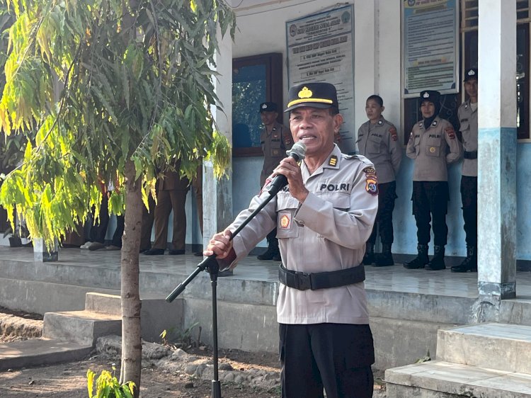 Bentengi Generasi Muda dari Pengaruh Negatif Digital, Sat Binmas Polres Sikka Sambangi SMP Nuba Arat