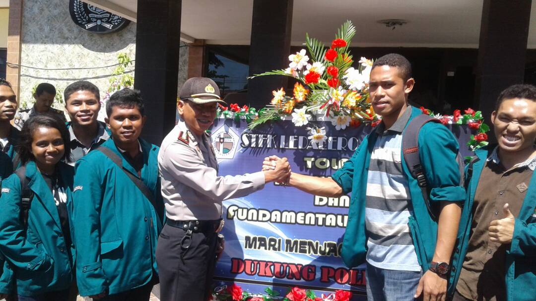 Lagi, Polres Sikka Terima Karangan Bunga dari Warga Wujud Dukungan Pada Polri/TNI