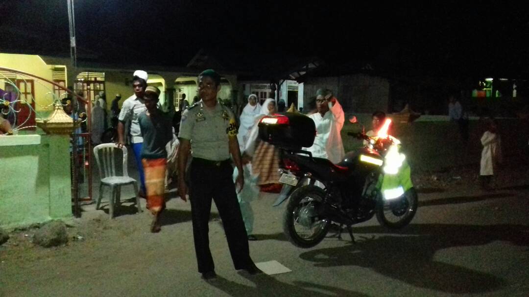 Dijaga Polisi, Malam Keempat Sholat Taraweh di Kabupaten Sikka Berjalan Aman