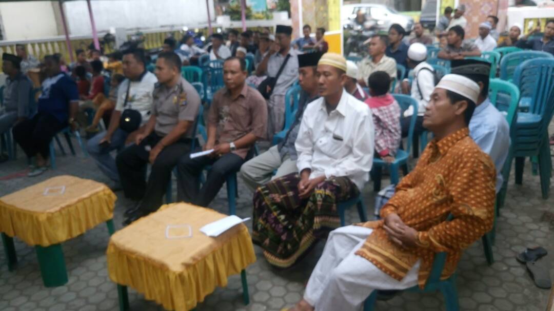 Bhabinkamtibmas Bripka Imanuel Sorolaka Buka Puasa Bersama Pengurus GISI di Masjid Al Mujahidin Geliting