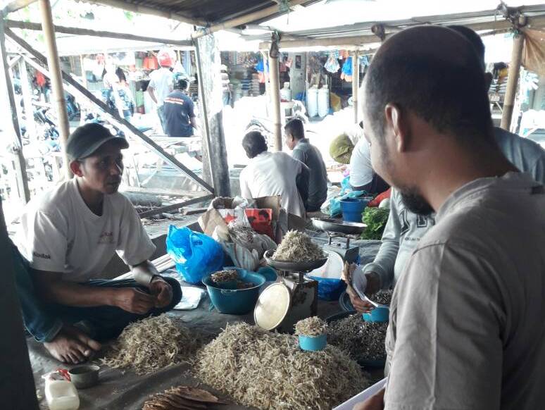 Satgas Pangan Polres Sikka Pantau Harga Bahan Pangan di Pasar